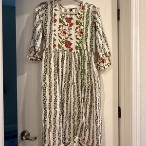 White Floral Printed Long Kurta with Green Trim (Gently Worn)